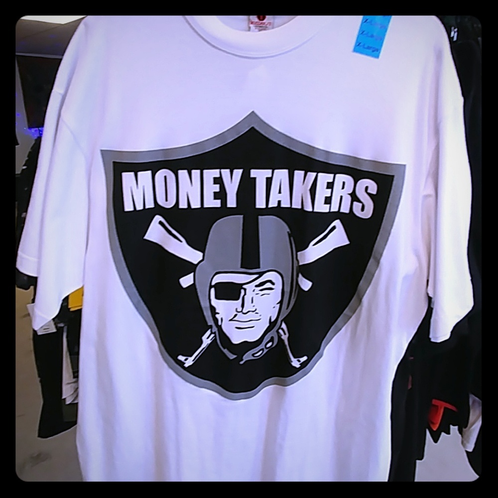 White tshirt with raider logo
